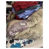 2 queen size comforters and sheets