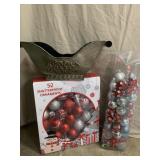 Heist as ornaments and sleigh