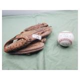 Newport Ball Glove / Baseball