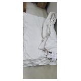 106" x 90" Duvet Down Insert * Appears new