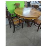 Beautiful Antique Round Oak Table Big Claw Feet,