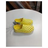 New Kids size 7 cat and Jack summer shoes....easy