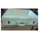 Vintage Samsonite Suitcase   Nice Condition