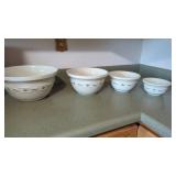 4 PC Longaberger Nesting Bowls 3rd Bowl has a