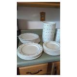 Longaberger Dinnerware Set6 Dinner plates, 4