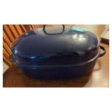 Large Blue Granite Ware Roaster. Good Condition