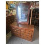 Broyhill Furniture 6 drawer dresser with mirror