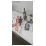 Tool Lot...12 ton jack,scissor jack,level