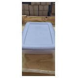 Serilite 28 Qt Underbed Box w/ Lid, *used