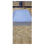 Rubbermaid Flat Tote w/ Lid, clear 22" x 16" x