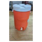 Rubbermaid Drinking Water Cooler Has been Used,