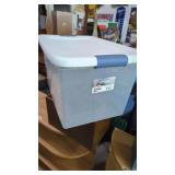 64 Qt Clear Tote With Locking Handle Lid.    No