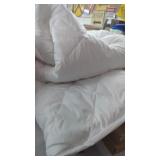 New Queen Size Heated Mattress Pad.