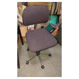 Roll Around Office Chair Adjustable Height   good