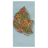 *Estate * Vintage Rhinestone Leaf Brooch