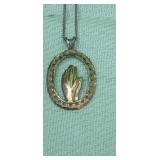 *Estate * Sterling(925) Praying Hands Necklace