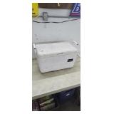 48 Qt Igloo Cooler, White *used, needs cleaned,