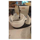 Vintage Sunbeam Mixmaster With 2 Bowls & Beaters