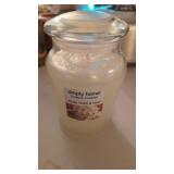 New Yankee Candle White Linen & Lace