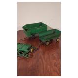 3 PC Vintage John Deere 1:16   Hay Bale Wagon