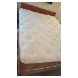 Very nice Queen Size Mattress Set: Bed
