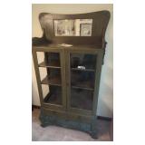 Antique Curio Cabinet.  *** Read Listing ***