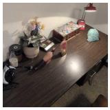 Contents on top of desk