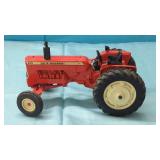 Allis-Chalmers D-19   1:16 Die Cast Toy Tractor