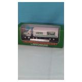 2006 HESS MINIATURE 18 WHEELER & RACER