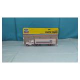 (1987) 1:64 Ford New Holland Parts Truck