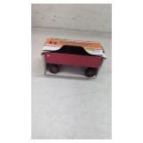 Ertl. IH  Implements International Wagon. 1:32