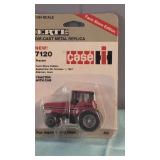 (1987). 1:64  Farm Show Edition    Case