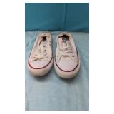 Size 9 Converse All Star Shoes( Pre-Owned) Has