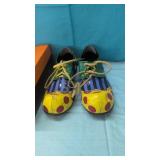 1031 Medium Clown Shoes (Pre-Owned)