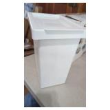 New IKEA 3 Gallon FILUR binWith Lift Lid
