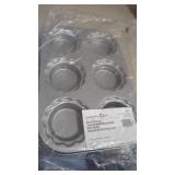 New Pampered Chef Mini Pie Pan Set. #1604.