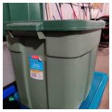 18 Gallon Green Tote w/lid  good condition
