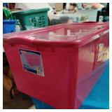 66 Qt. Tote w/lid good Condition