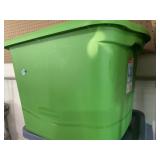 Rubbermaid green 18 gallon storage tote with lid