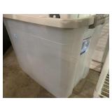 Sterilite 27 gallon storage tote with lid