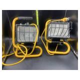 2 shop lights- 1 works, 1 missing bulb