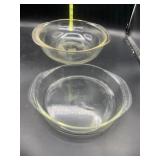 2 glass Pyrex bowls
