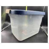 Rubbermaid roughneck 19qt tote with lid