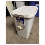 Touch top 20 qt trash can