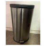 Finger print resistant trash can