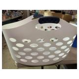 Rubbermaid flex n carry laundry basket