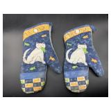Two cat oven mits
