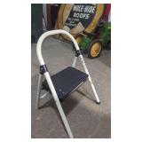 Cisco 1 Step Step stool.   200 Lb Max Missing 1