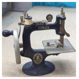 Awesome Vintage Singer Model 20 Child