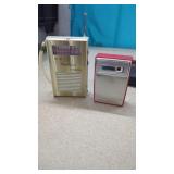 2 Vintage Transistor Radios. Very nice condition.